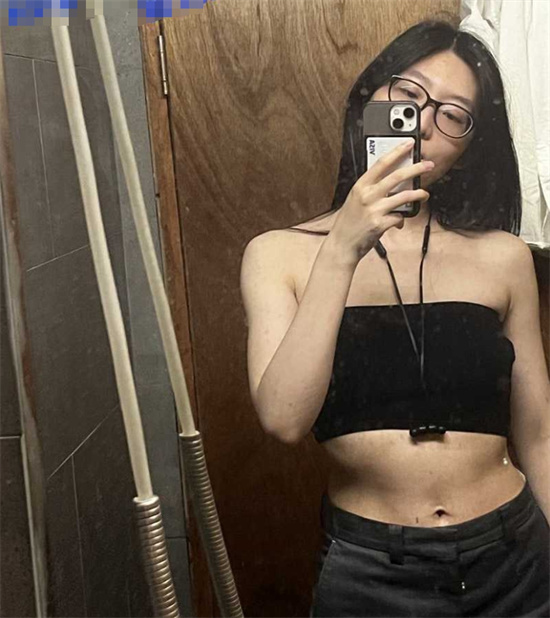 图片[1] - 朱媛媛去世5个月，辛柏青携好友为大孤山祈福，伉俪情深令人动容 - 黑料吃瓜-最新娱乐八卦爆料平台-明星热点新闻实时更新