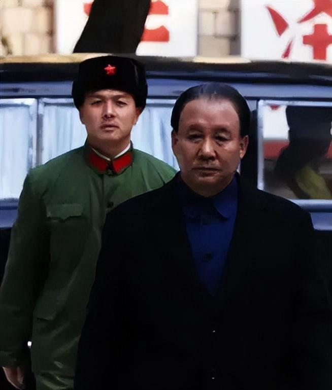 _看完马少骅扮演的邓小平后，叶选廉打来电话：你是不是认识老爷子_看完马少骅扮演的邓小平后，叶选廉打来电话：你是不是认识老爷子