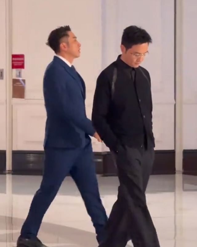 图片[5] - cgg吃瓜黑料：54岁张智霖状态如小伙，与吴卓羲同框似少爷带保镖，被赞绝世好男人 - 黑料吃瓜-最新娱乐八卦爆料平台-明星热点新闻实时更新
